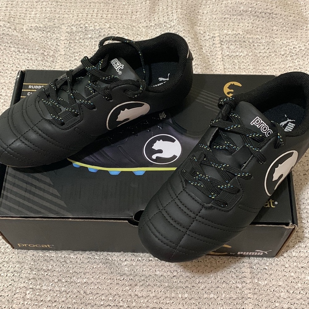 ProCat by puma size 1 pitch soccer cleat